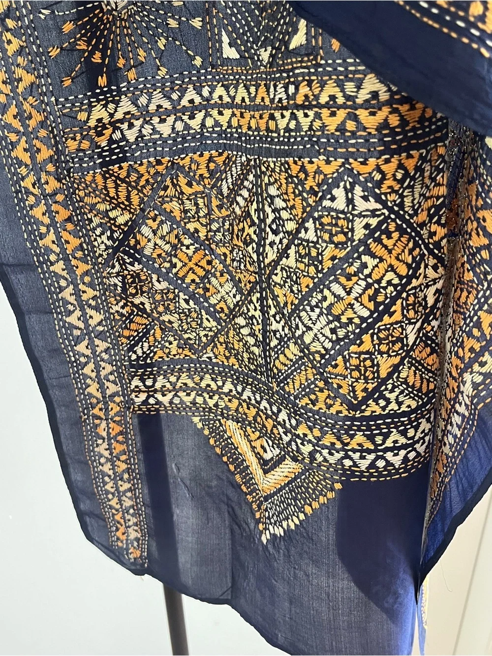 NEW HEIRLOOM STOLE SCARF SHAWL HAND EMBROIDERED KANTHA NAVY BLUE  & BEIGE  SILK
